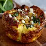 Mini-Quiches mit Spinat und Feta aus Blätterteig - featured image